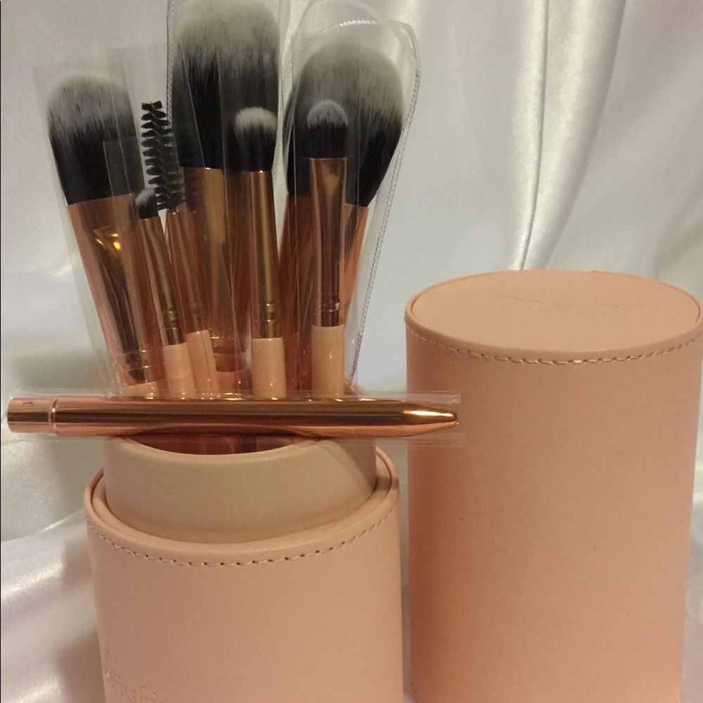 New! 9 Pc Msq Cosmetics Co. Brush Set Leather Cup